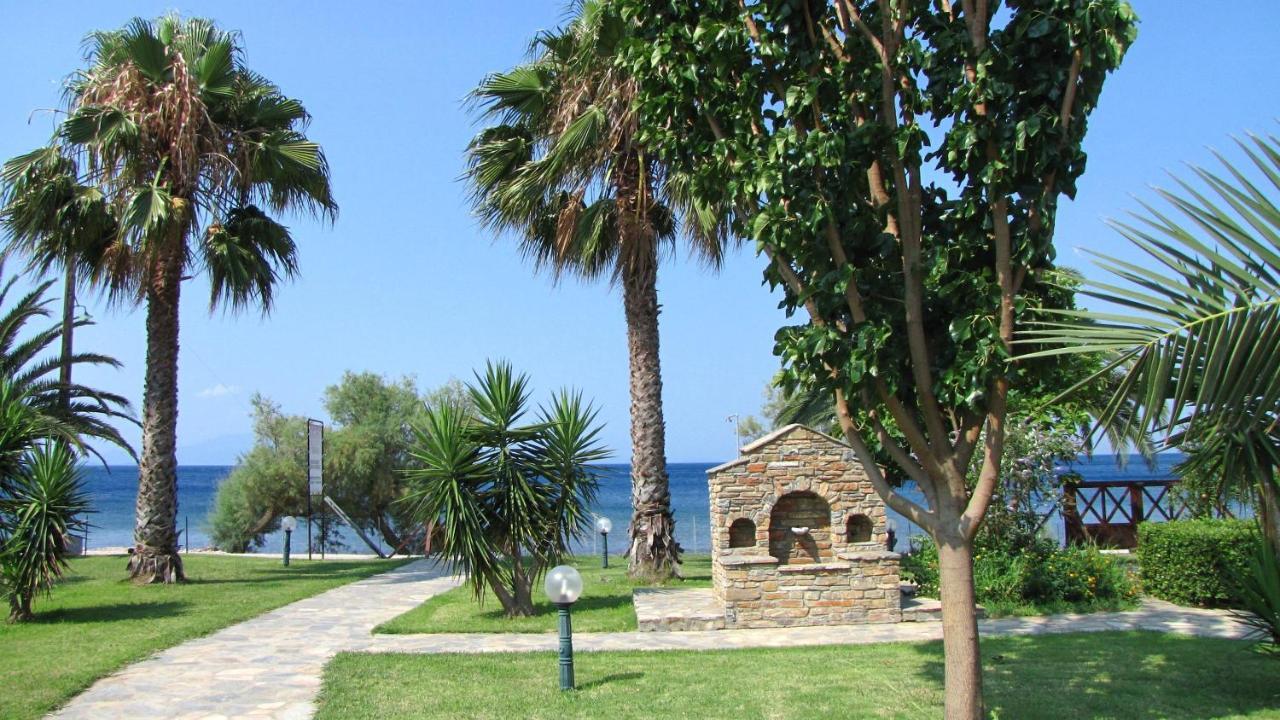 Razi Beach Лефокастро Екстер'єр фото