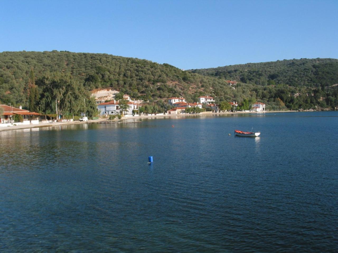 Razi Beach Лефокастро Екстер'єр фото